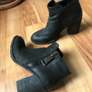 Black Ankle Aldo Boots with Chunky Zipper